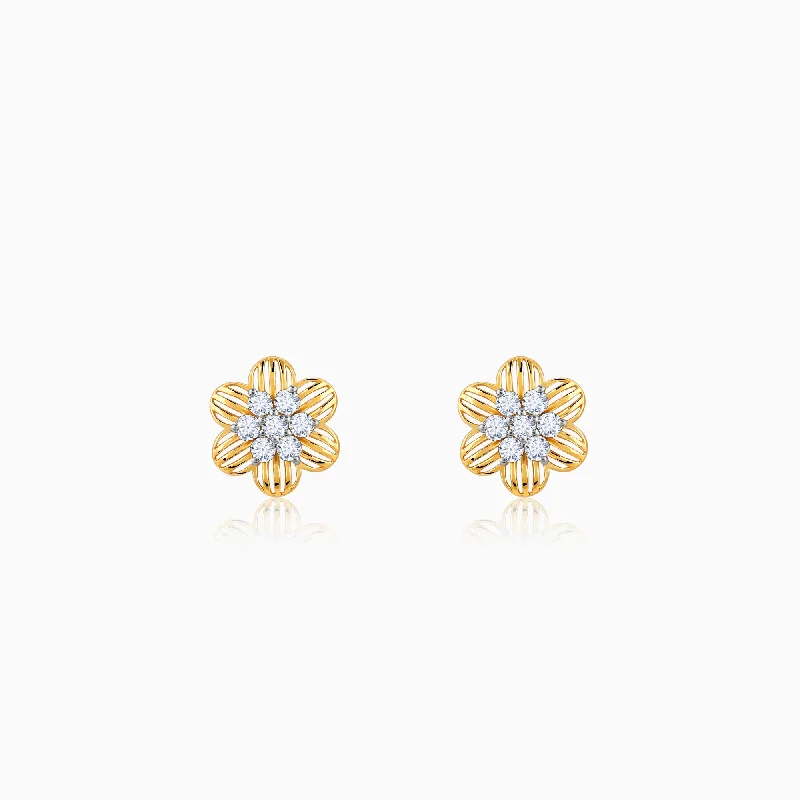 Women’s oversized earrings-Gold Pretty Floral Diamond Earrings