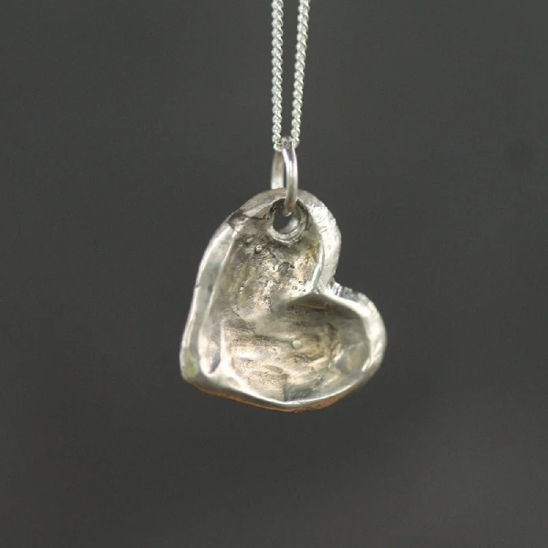 Women’s emerald necklaces-Heart Pebble Pendant