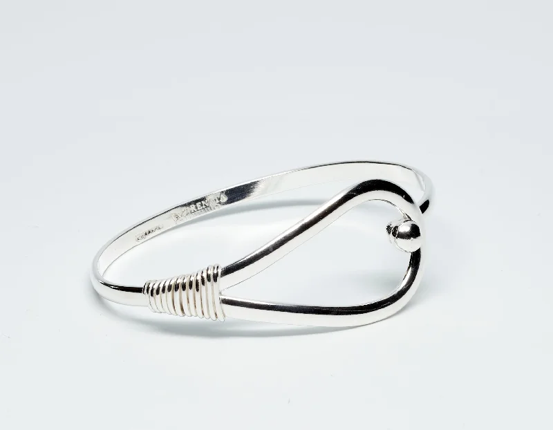 Women’s antique bracelets-Wide Silver Teardrop Clasp Bangle