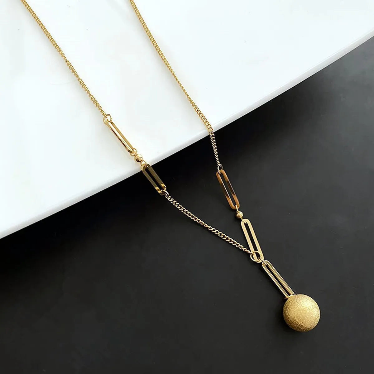 Women’s gold pendant necklaces with diamonds-Simple Style Classic Style Geometric Stainless Steel Titanium Steel Plating 18k Gold Plated Pendant Necklace