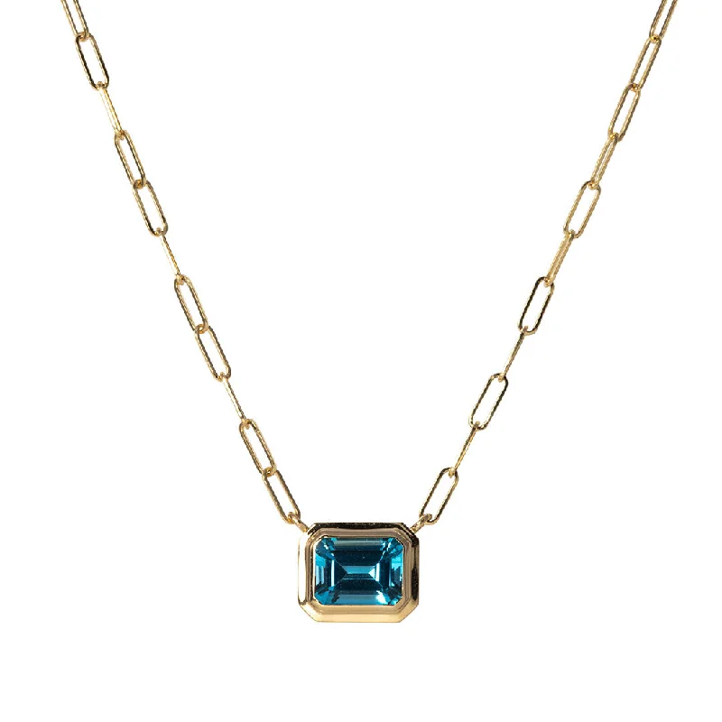 Women’s long pendant necklaces-Goshwara Emerald-Cut Blue Topaz 18K Gold Pendant Necklace