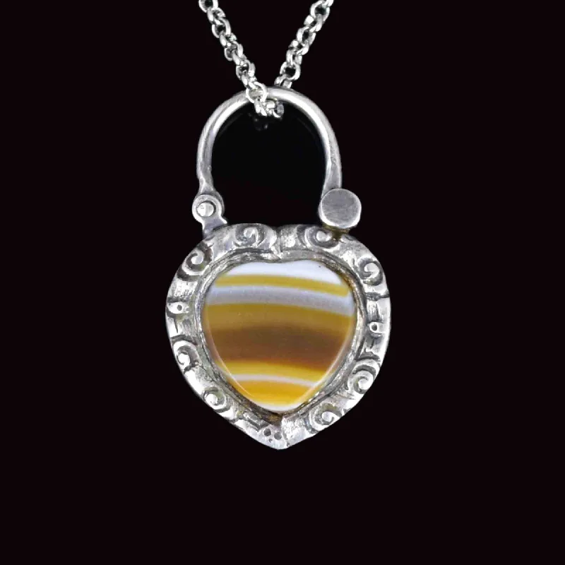 Women’s two-tone necklaces-Vintage Engraved Silver Scottish Agate Heart Padlock Necklace