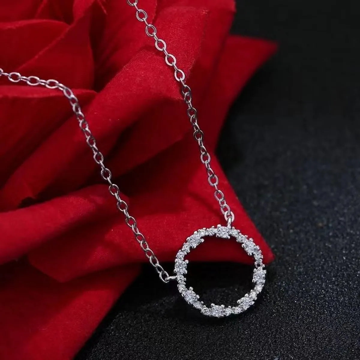 Women’s designer necklaces-Ig Style Simple Style Circle Alloy Plating Inlay Rhinestones Women's Necklace