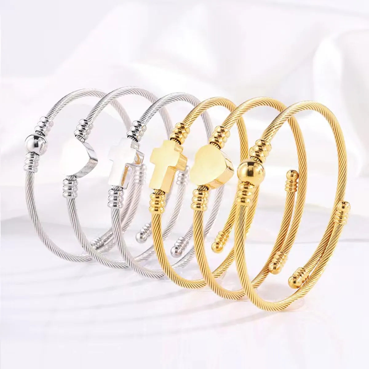 Women’s stackable gold bangles-Simple Style Classic Style Heart Shape 304 Stainless Steel Bangle In Bulk