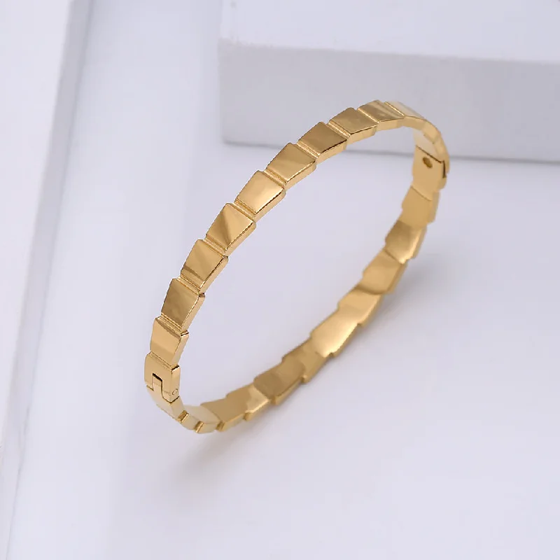 Women’s gemstone bangle bracelets-Simple Style Classic Style Solid Color Stainless Steel Plating Gold Plated Bangle