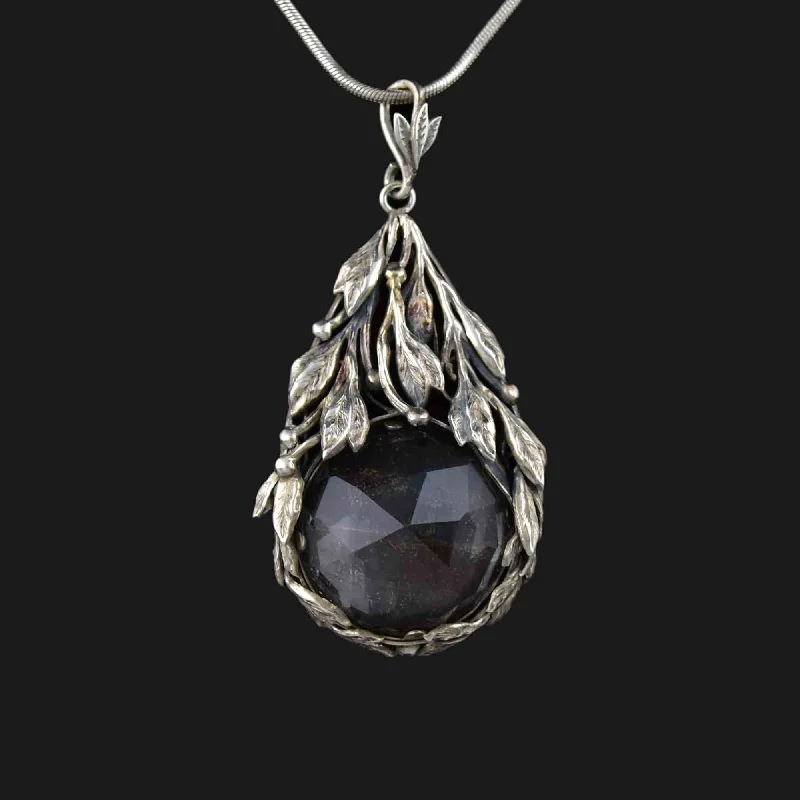 Women’s diamond chain necklaces-Arts and Crafts Sterling Silver Faceted Quartz Pendant Necklace