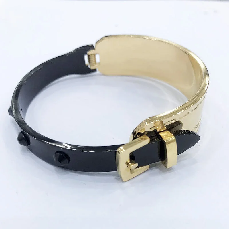 Women’s trendy gold bangles-Fashion Geometric Titanium Steel Plating Bangle